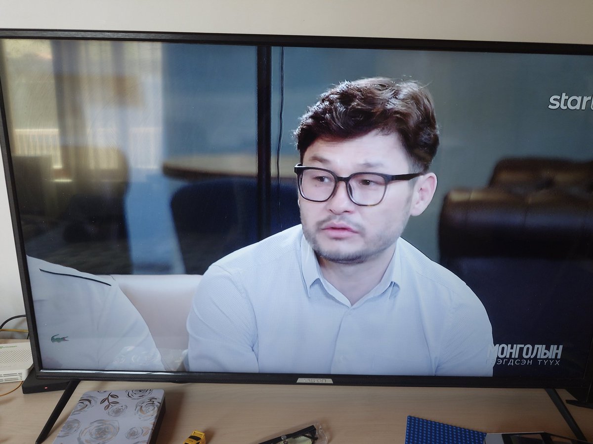 Эрчим хүчний инженер док ор Д.Үлэмж:"1911 оны тусгаар тогтнолд бас нэг нөлөө бол Монголчуудын боловсрол байсан. Социализмын үед 1990 он хүртэл зөвхөн Орос хэл үздэг Франц Англи хэл үзэх боломжгүй бараг хардаж сэрддэг байсан гэж дуулсан. Тэгтэл 1911 оноос өмнө Монголчуудын гэрийн