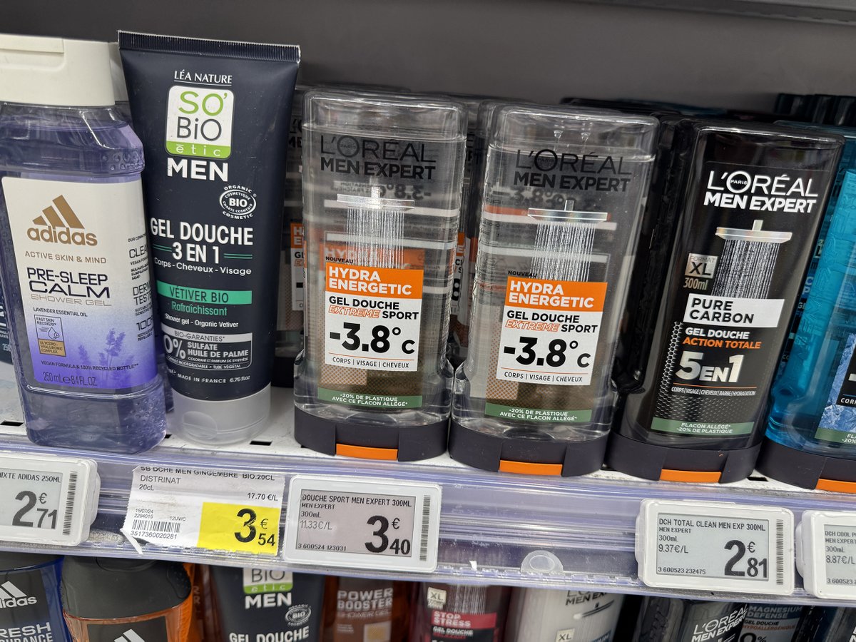 En amuse-bouche de SAMEDI CONSO 🌶️🌶️🌶️
Révolution au rayon gel douche. Pour se rafraîchir ? Vous pouvez compter sur « hydra energetic » : le ressenti de chaleur est 3,8 ° C inférieur à la réalité. Sinon L'Oréal, vous aviez pas pensé à baisser directement la température de l’eau ?