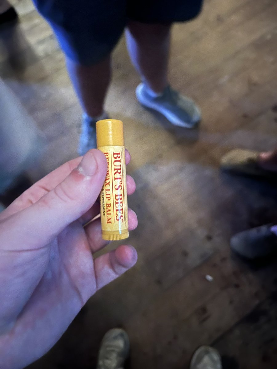 RealignSports's tweet photo. Beez at the bar. Will this play. #LANK https://t.co/xbgnIrKPVv