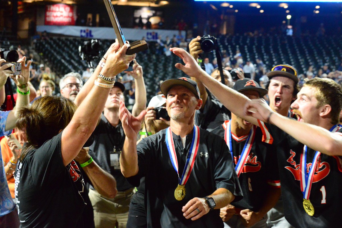 GM Sports Media (@gmsportsmedia1) on Twitter photo STORY: Aledo snaps baseball title drought, rolls by Smithson Valley. Bearcats 1st baseball championship since 2014
gmsportsmedia.com/2025/06/aledo-…
#txhsbaseball #DFW #UIL #Aledo #UILState #Texas #baseball #highschoolbaseball <a href="/AledoISD/">Aledo ISD</a> <a href="/DevinMiller2025/">Devin Miller</a> <a href="/RealNolanRuth/">Nolan Ruth</a> <a href="/Gosset41/">Brian Gosset</a> STORY: Aledo snaps baseball title drought, rolls by Smithson Valley. Bearcats 1st baseball championship since 2014
gmsportsmedia.com/2025/06/aledo-…
#txhsbaseball #DFW #UIL #Aledo #UILState #Texas #baseball #highschoolbaseball <a href="/AledoISD/">Aledo ISD</a> <a href="/DevinMiller2025/">Devin Miller</a> <a href="/RealNolanRuth/">Nolan Ruth</a> <a href="/Gosset41/">Brian Gosset</a>