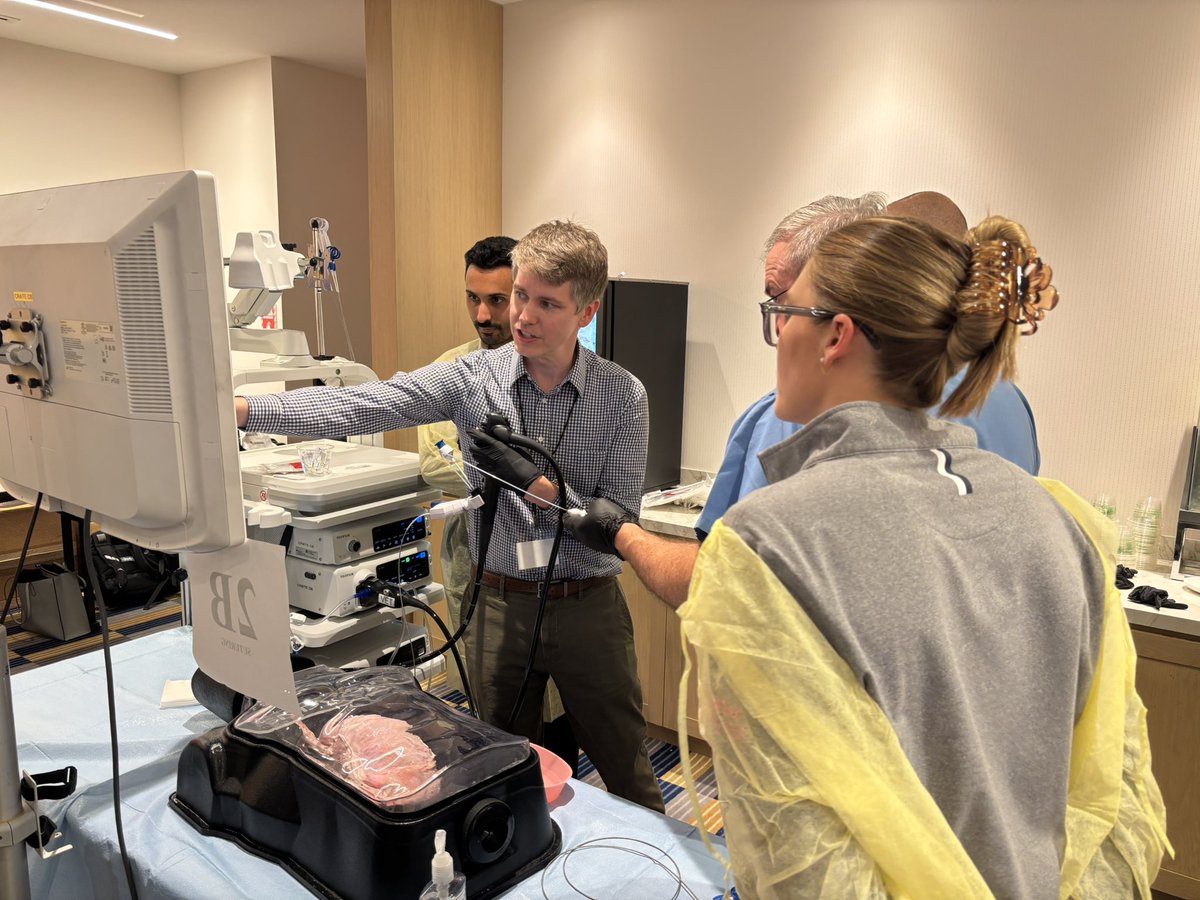 FesCourse's tweet image. Kicked off a successful FES Day 1 with support from our amazing faculty and sponsors! Looking forward to Day 2 Endobariatrics with ESD and Therapeutic EUS/Endohepatology Masterclasses with Endoscopy’s finest! @MetabolicEndo @SighPichamol @MPGN46 @ThirdspaceEndo @TolgaErim