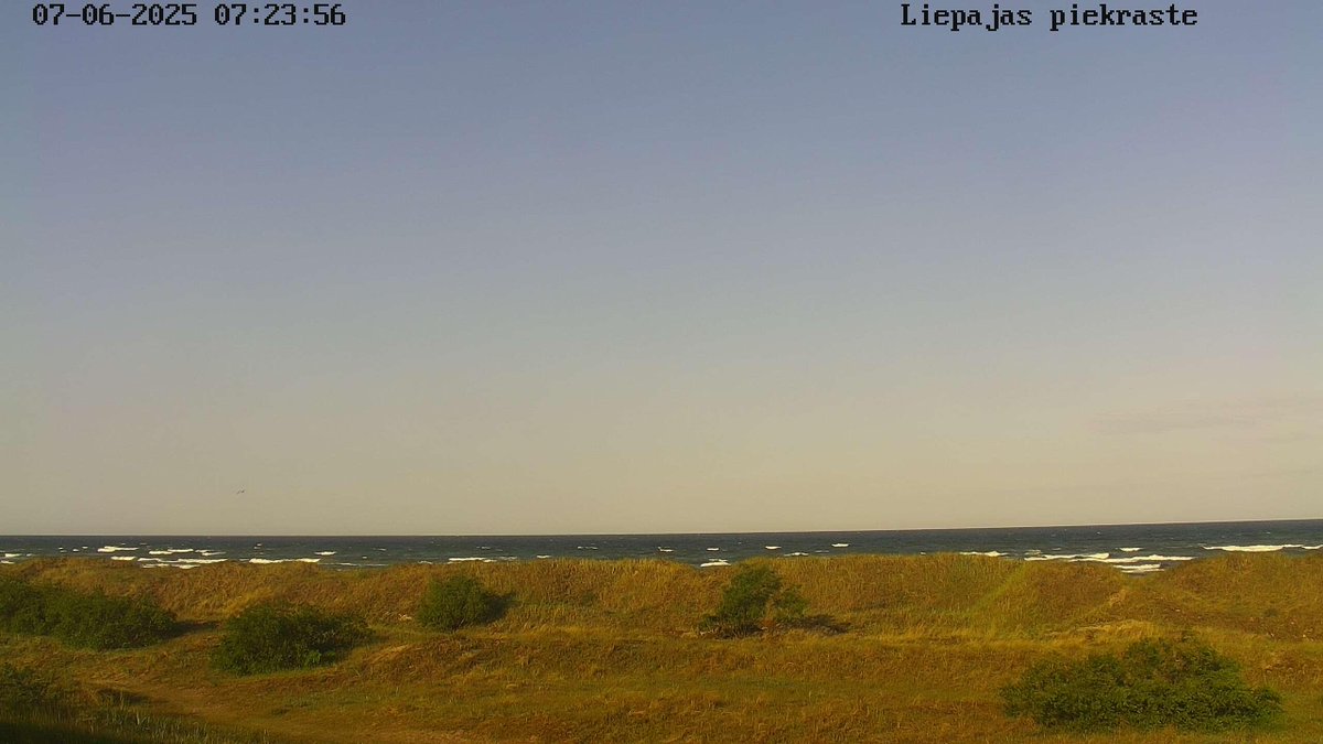 Labrīt! Šodien saule mīsies ar mākoņiem, daudzviet uzlīs, tuvāk vakaram vietām rietumu un centrālajos rajonos stipras pērkona lietusgāzes. Pūtīs lēns/mērens DR, D vējš, jūras piekrastē brāzmās līdz 15 m/s. Gaisa t. +18…+23°, Kurzemes piekrastē +15…+17°.