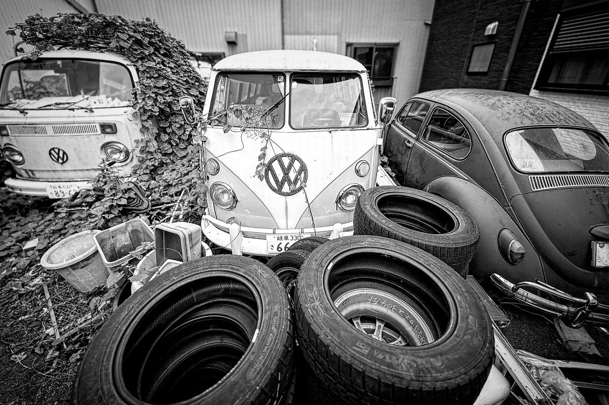 pandacross4wd's tweet image. 今日の3台
墓場でもあり天国でもある
#vw #vwtype1 #vwtype2 #フォルクスワーゲン #ワーゲンバス #フォルクスワーゲンビートル #ワーゲン #昭和レトロ #ワーゲンのある風景