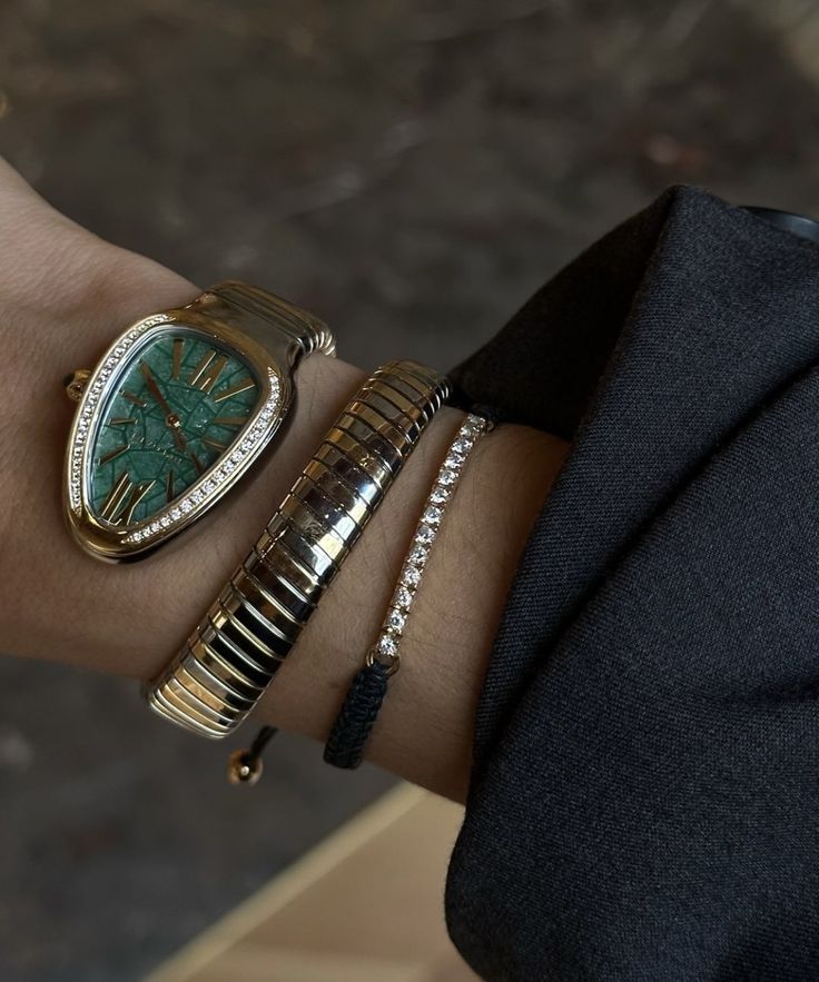 Outfit_Luxy's tweet photo. Bvlgari watch https://t.co/MDKYF3NDLN