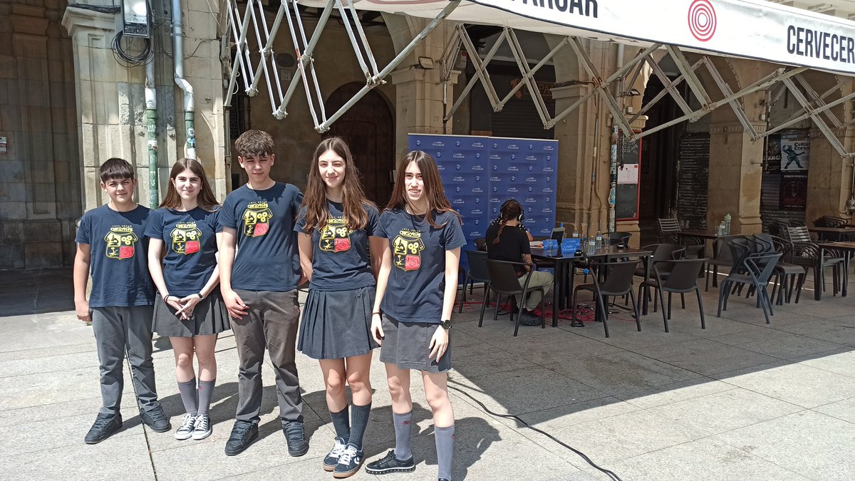 LA Curiosity (@la_curiosity) on Twitter photo Queremos agradecer a <a href="/radioeuskadi/">Radio Euskadi</a> la difusión y la oportunidad de hablar sobre nuestro trabajo en su programa Boulevard II en el especial de San Fermin desde la Plaza del Castillo de Pamplona. 📻📊🐂
#JuntosSomosUNO
<a href="/colegioamigo/">Colegio Luis Amigó</a> Queremos agradecer a <a href="/radioeuskadi/">Radio Euskadi</a> la difusión y la oportunidad de hablar sobre nuestro trabajo en su programa Boulevard II en el especial de San Fermin desde la Plaza del Castillo de Pamplona. 📻📊🐂
#JuntosSomosUNO
<a href="/colegioamigo/">Colegio Luis Amigó</a>