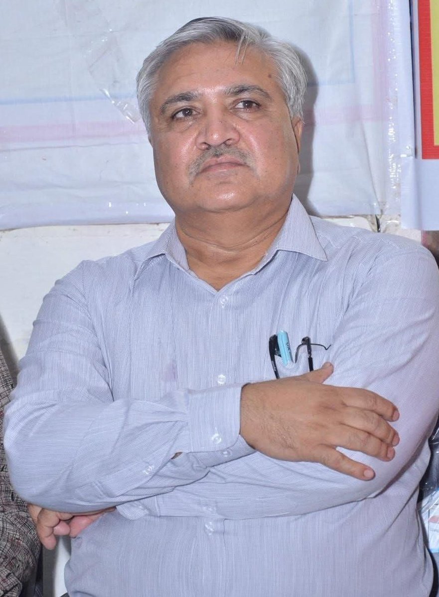 Manish_SGR1's tweet photo. आदरणीय डॉ दीपक पाण्डेय सर जी जेडी ग्वालियर संभाग , को संयुक्त संचालक लोक शिक्षण संचालनालय मध्यप्रदेश में पदस्थापना होने पर बहुत बहुत बधाईयां एवं शुभकामनाएं।🌺🌺

@schooledump @udaypratapmp https://t.co/wmhh1OvyXb