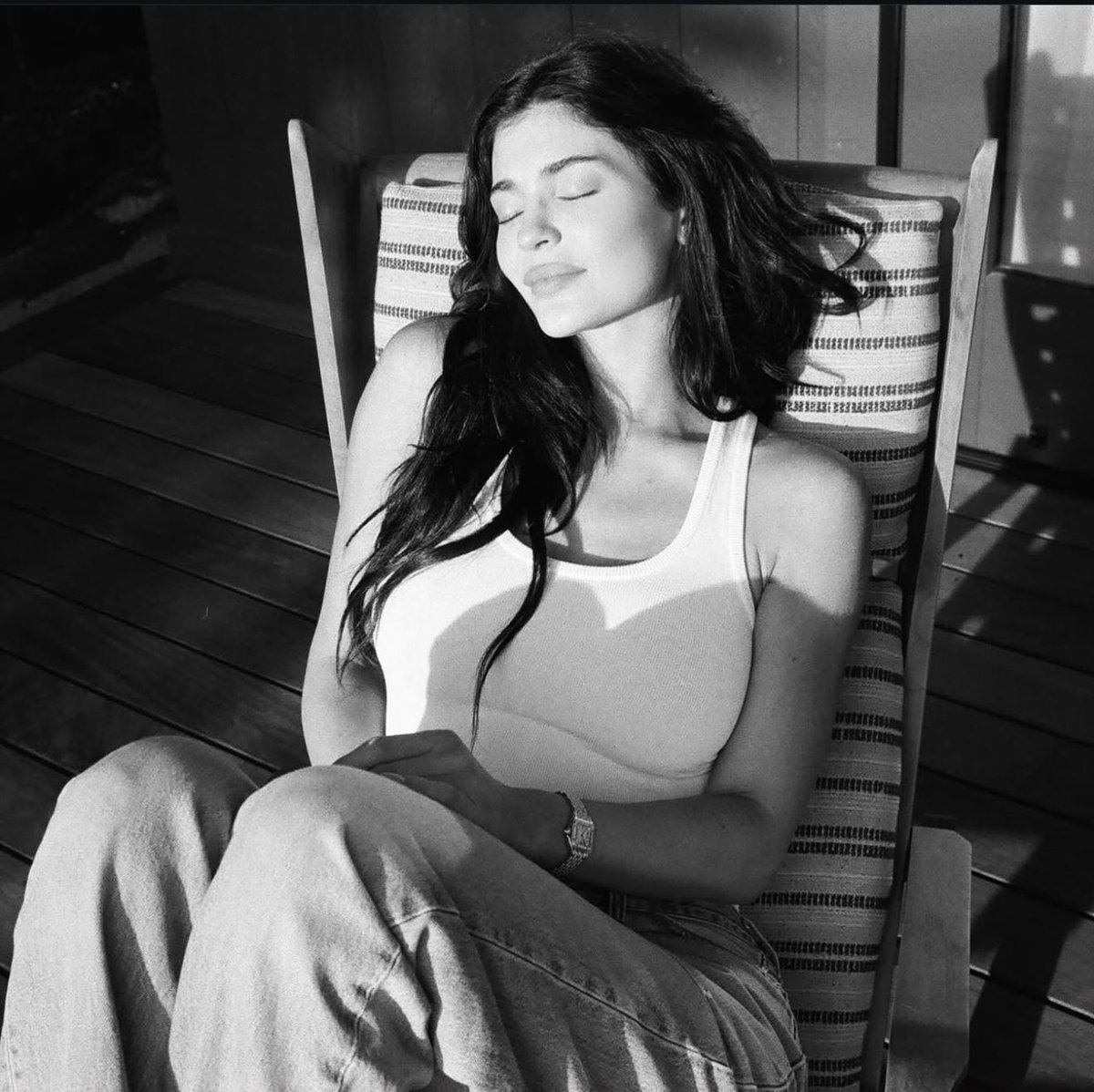 Queenofreckles's tweet image. Pieces 🩶