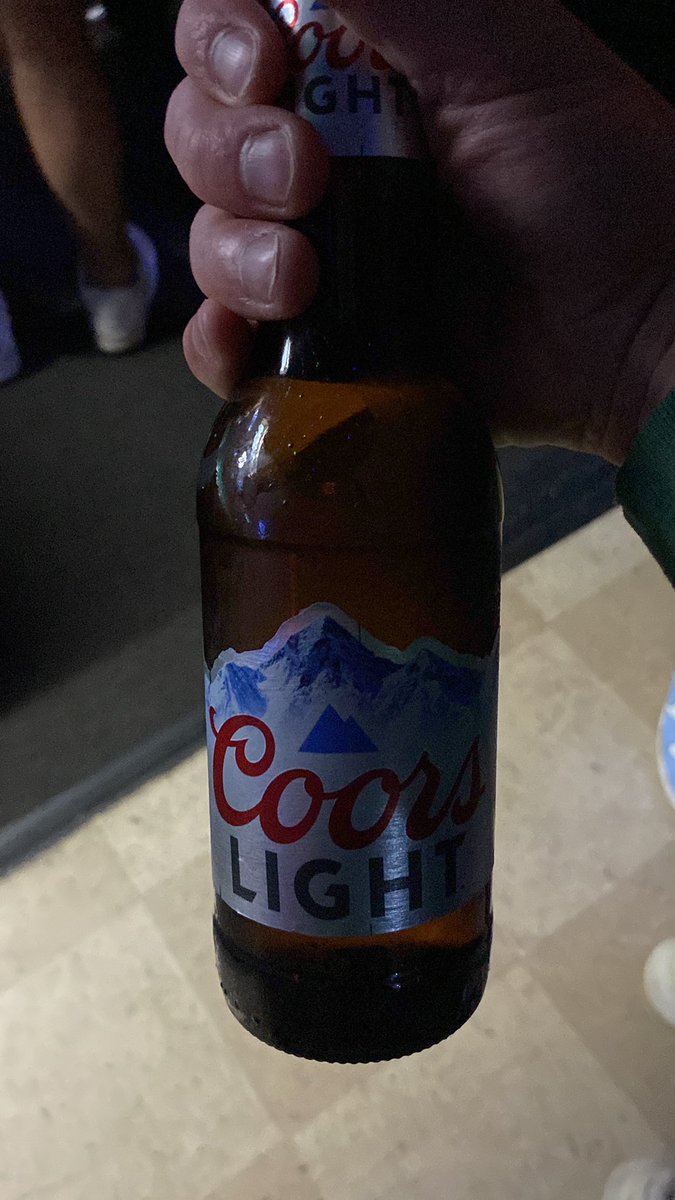 jeffsteel42's tweet photo. Outta town, time to put some pressure on the ole girlfriend. #everyoneisreplaceable https://t.co/3td7jpWmzp