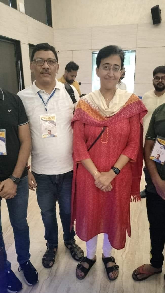 pitamberkumar73's tweet photo. दिल्ली  की पूर्व मुख्य मंत्री एवं नेता विपक्ष @AtishiAAPजी को जन्मदिन की हार्दिक बधाई एवं शुभकामनायें💐💐🎂🎂

@ArvindKejriwal @AamAadmiParty @AAPDelhi @PremChauhanOfc @Saurabh_MLAgk @anuragdhanda @Aap_Praveen https://t.co/3y25ycHyUs