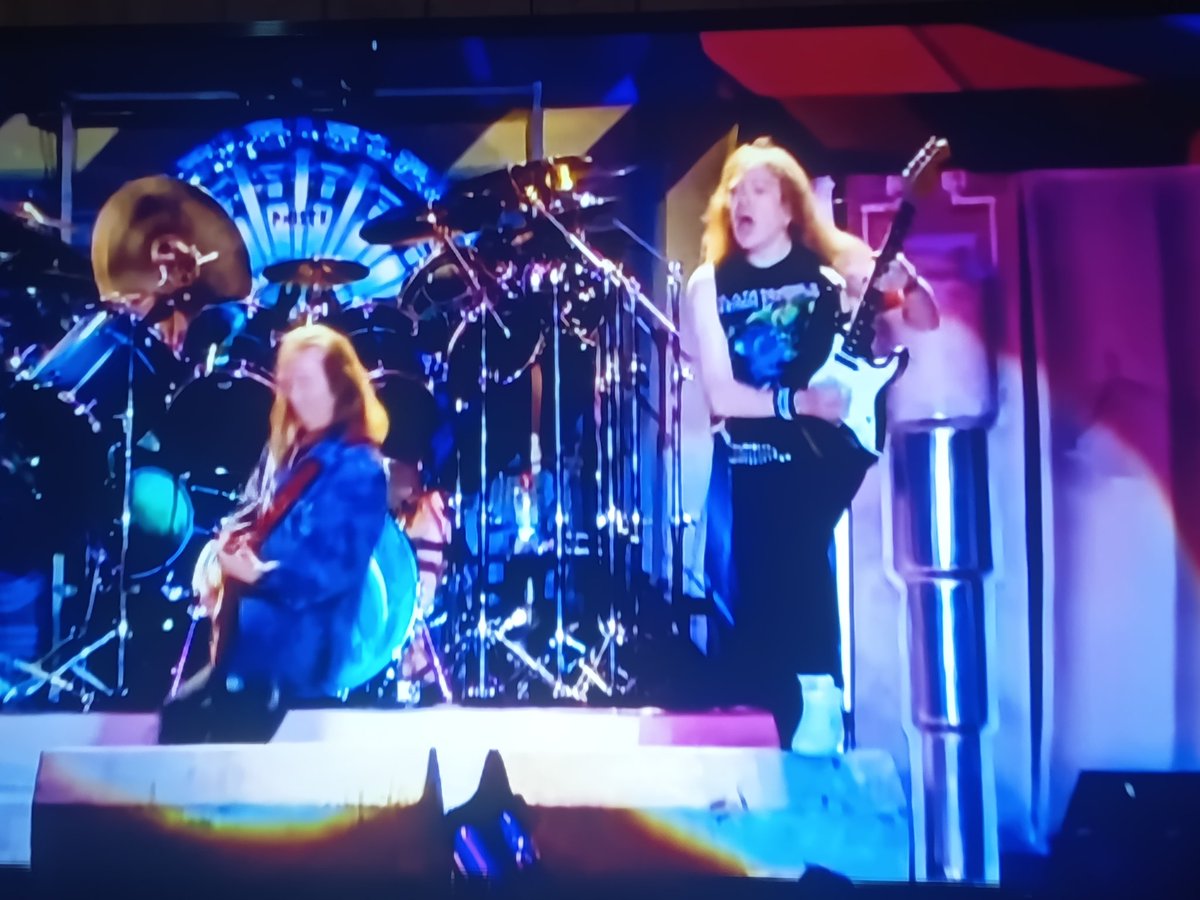 CheChoAS's tweet image. Una dosis de Maiden pa recargar...UP THE IRONS!!