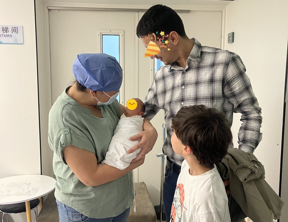 Tsinghua_Uni's tweet photo. When a Turkish newborn was diagnosed with a life-threatening condition, #THUinCommunity at the First Hospital provided emergency resuscitation and 16 days of intensive care. Fully recovered, the family left with a grateful letter from @TC_PekinBE. #WorldCaringDay #BetterTogether https://t.co/g5Drb3FUFN