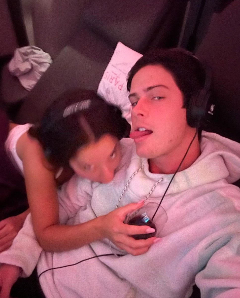 un mes más con mi loquita, te amoo ♡