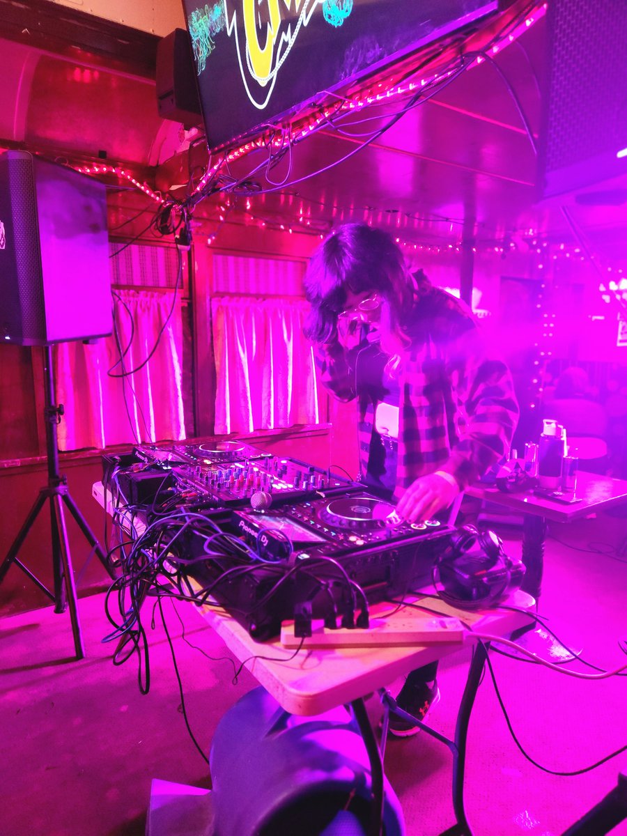 AdventureCru tweet media