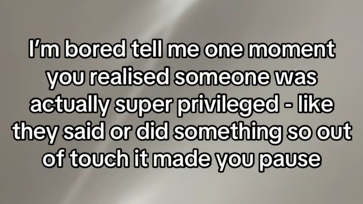 یکی از دوستام گفت ما برای همه مهمونی های خانوادگیمون دی جی میاریم مثل بقیه:))