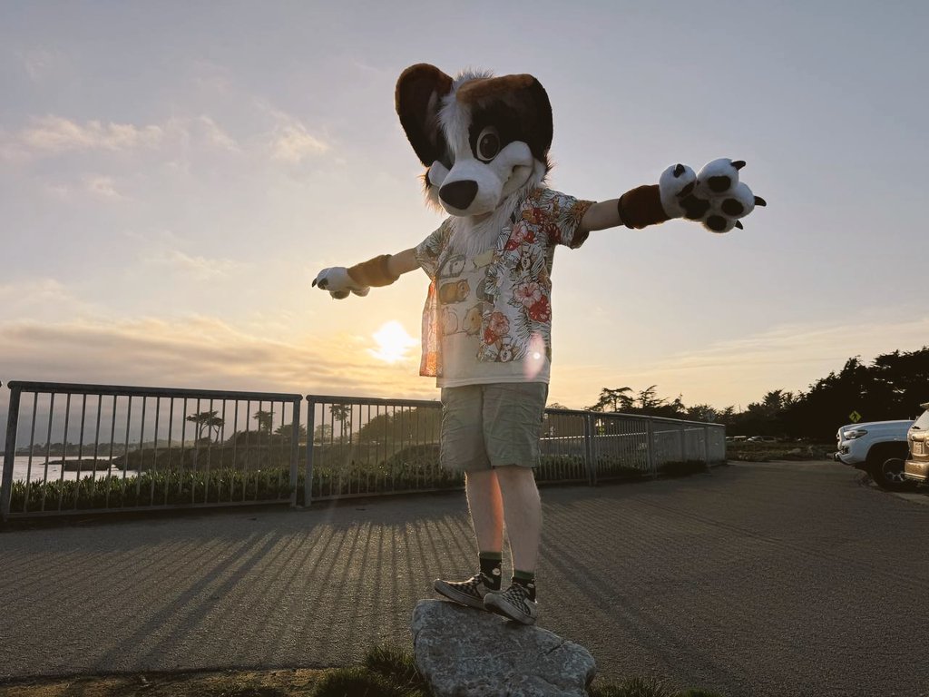 I am a T god #FursuitFriday