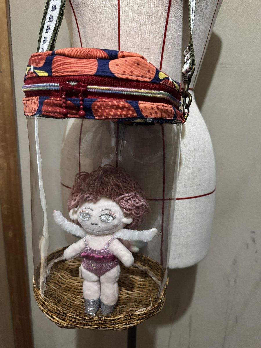 ちょっと大きすぎました。試作クリアバッグ。
