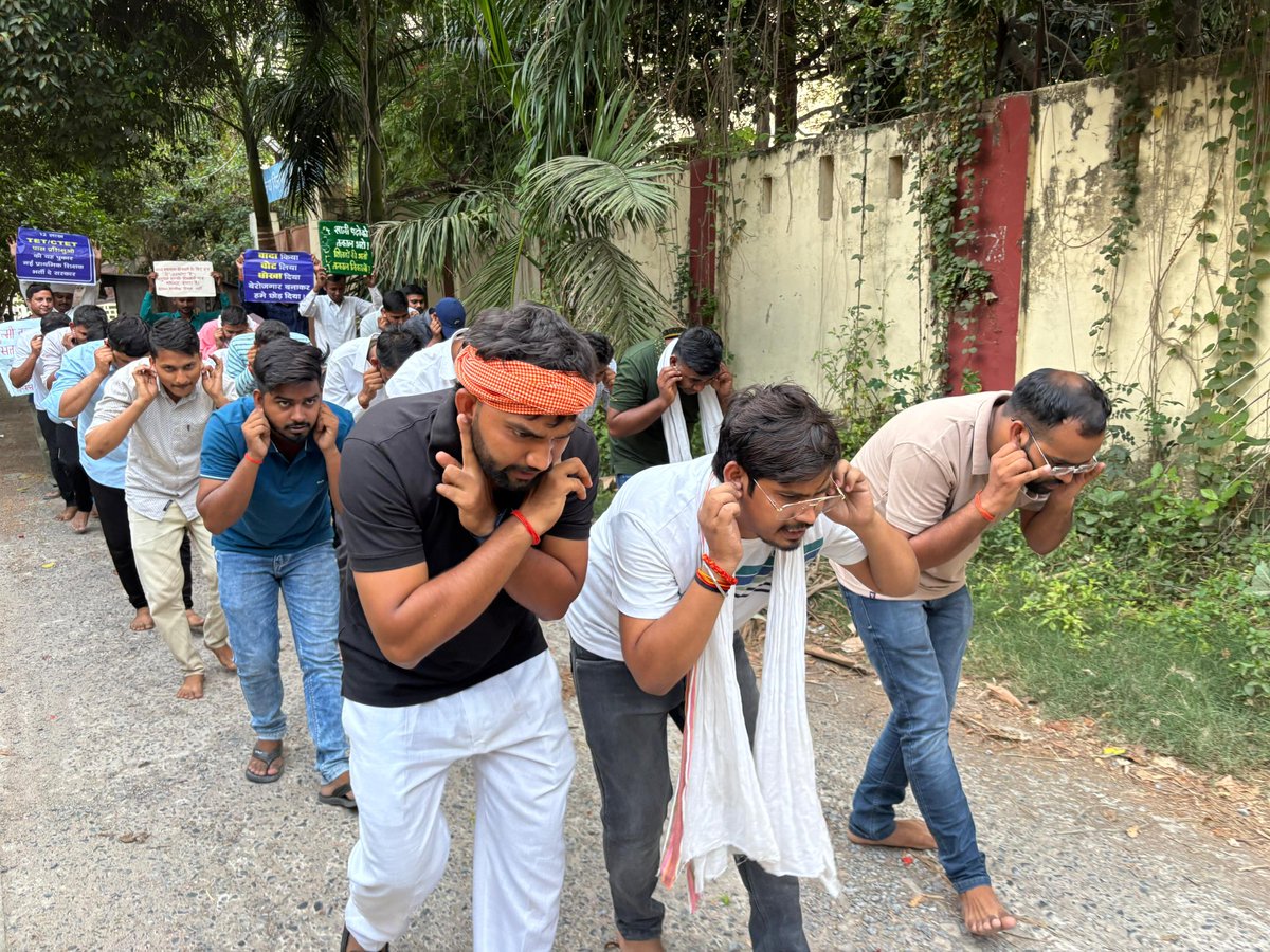 खुदा किसी को किसी पर फिदा न करे
फिदा करे तो कयामत तक उसे जुदा न करे.

          यहाँ माना कि कोई मरता नही जुदाई मै
          लेकिन जी भी कहा पाता है तन्हाई मैं..!! 
😔😔😔
<a href="/myogiadityanath/">Yogi Adityanath</a>
<a href="/basicshiksha_up/">Department Of Basic Education Uttar Pradesh</a>
<a href="/UPGovt/">Government of UP</a>
<a href="/thisissanjubjp/">Sandeep Singh</a>
#97000_प्राथमिक_शिक्षक_भर्ती
#97000_शिक्षक_भर्ती