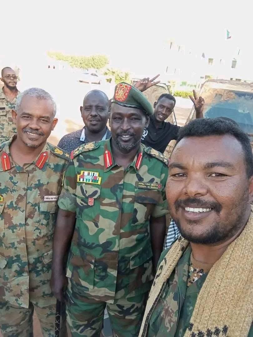 مولانا الذي لا يظهر إلا نادراً وإن ظهر يعقبه تعريّد اولئك القوم دنقاساً ..