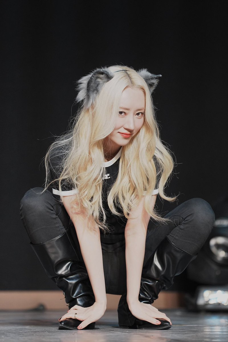 chieh_c1's tweet photo. 250606 MS FANSIGN

#SUA #수아 
#유아유 #UAU https://t.co/pRct7IO7yU