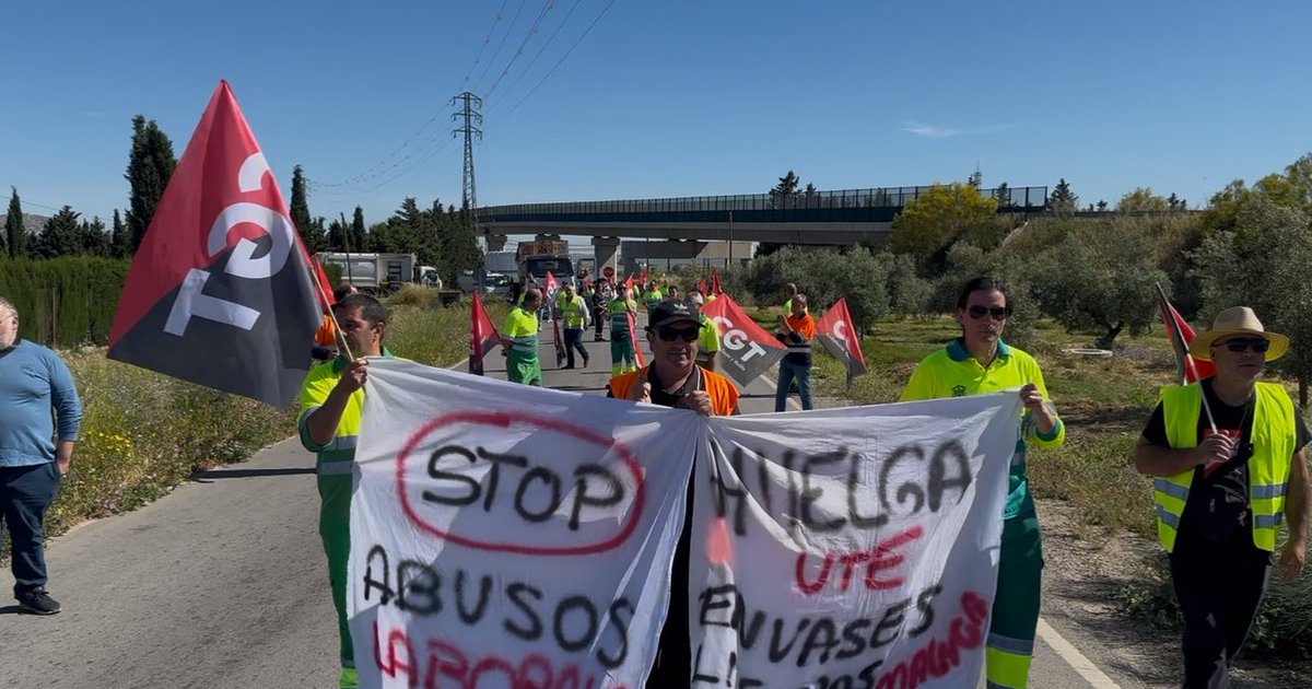 CGT Andalucia (@cgt_a) on Twitter photo Termina la huelga en Envases Ligeros Málaga con un buen acuerdo 👇🏿👇🏿👇🏿
☘️vm.tiktok.com/ZNdSmmGsU/
☘️m.facebook.com/story.php?stor… <a href="/CGT_A/">CGT Andalucia</a> <a href="/CGTMalaga/">CGT-Málaga Ⓐ</a> <a href="/CgtCadiz/">CGT Cádiz</a> <a href="/CgtCeuta/">CgtCeuta</a> <a href="/Cgtalmeria/">CGT-Almería</a> <a href="/CGTSevilla/">CGT Sevilla</a> <a href="/CGTGranada/">CGT Granada</a> <a href="/CGTJAEN/">CGT-JAÉN</a> <a href="/CGTUbeda/">CGT Ubeda</a> <a href="/CgtMelilla/">CGT MELILLA</a> <a href="/FatycCgt/">-,</a> Termina la huelga en Envases Ligeros Málaga con un buen acuerdo 👇🏿👇🏿👇🏿
☘️vm.tiktok.com/ZNdSmmGsU/
☘️m.facebook.com/story.php?stor… <a href="/CGT_A/">CGT Andalucia</a> <a href="/CGTMalaga/">CGT-Málaga Ⓐ</a> <a href="/CgtCadiz/">CGT Cádiz</a> <a href="/CgtCeuta/">CgtCeuta</a> <a href="/Cgtalmeria/">CGT-Almería</a> <a href="/CGTSevilla/">CGT Sevilla</a> <a href="/CGTGranada/">CGT Granada</a> <a href="/CGTJAEN/">CGT-JAÉN</a> <a href="/CGTUbeda/">CGT Ubeda</a> <a href="/CgtMelilla/">CGT MELILLA</a> <a href="/FatycCgt/">-,</a>