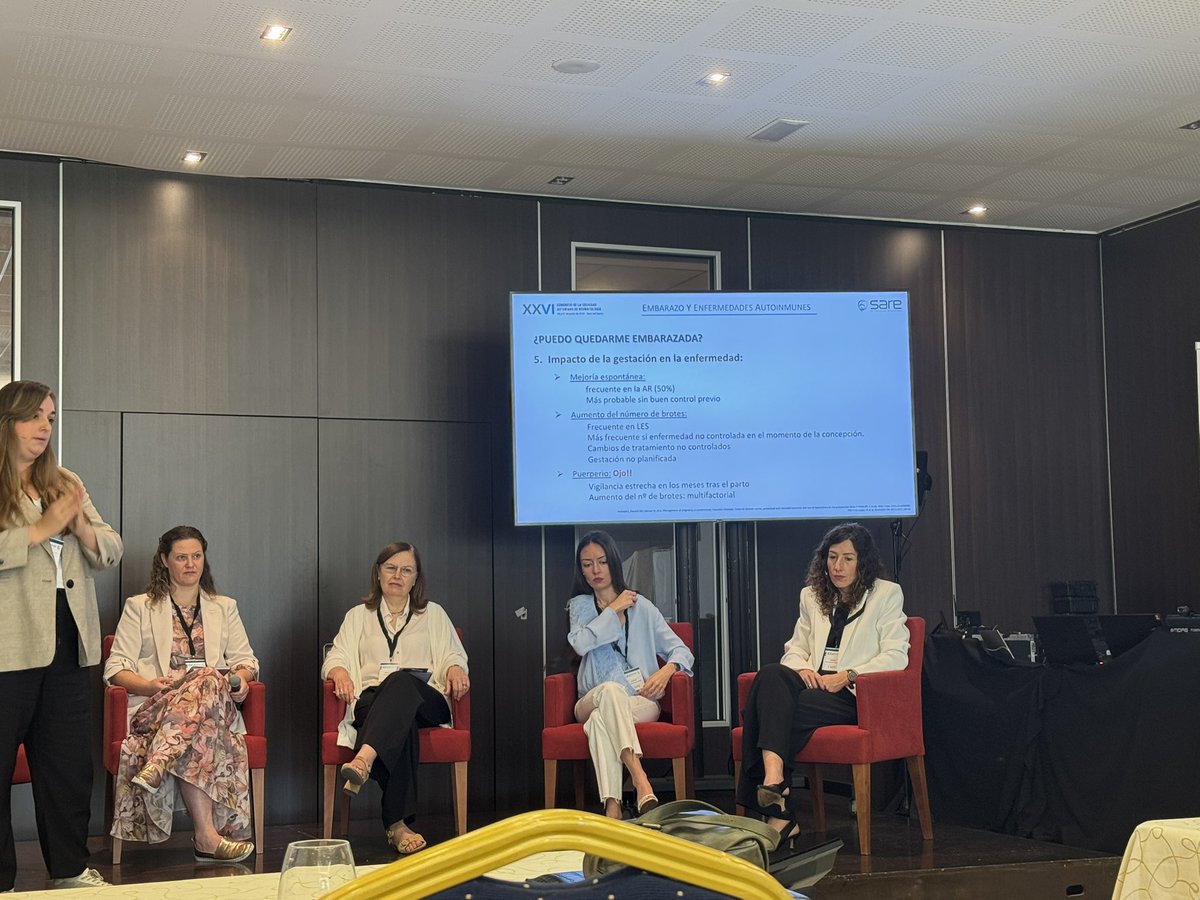 Reumasturias's tweet photo. La Dra. Domínguez ahonda el tema del embarazo en IMIDS #SARE2025
🤰🏻Posible, importante consejo preconcepcional
▪️Fertilidad afectada por inflamación y fármacos gonadotóxicos
🚫iCOX2,NACOs,MTX,MMF,leflunomida
⚠️SAF: manejo estrecho y multidisciplinar 
👀Puerperio https://t.co/ez2wQlQqid