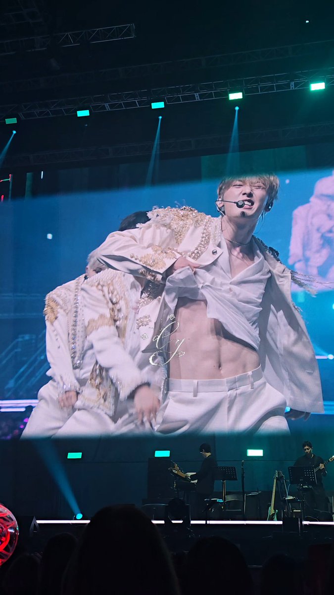 springddana's tweet photo. IM DONE FOR?!?!?!?
#ASTRO #아스트로 @offclASTRO #윤산하 https://t.co/cYroIEz2FK