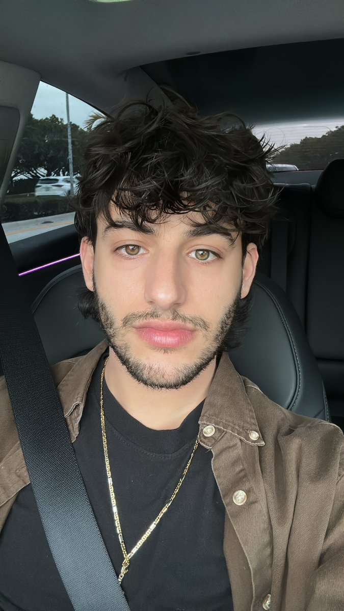 Chris tweet media