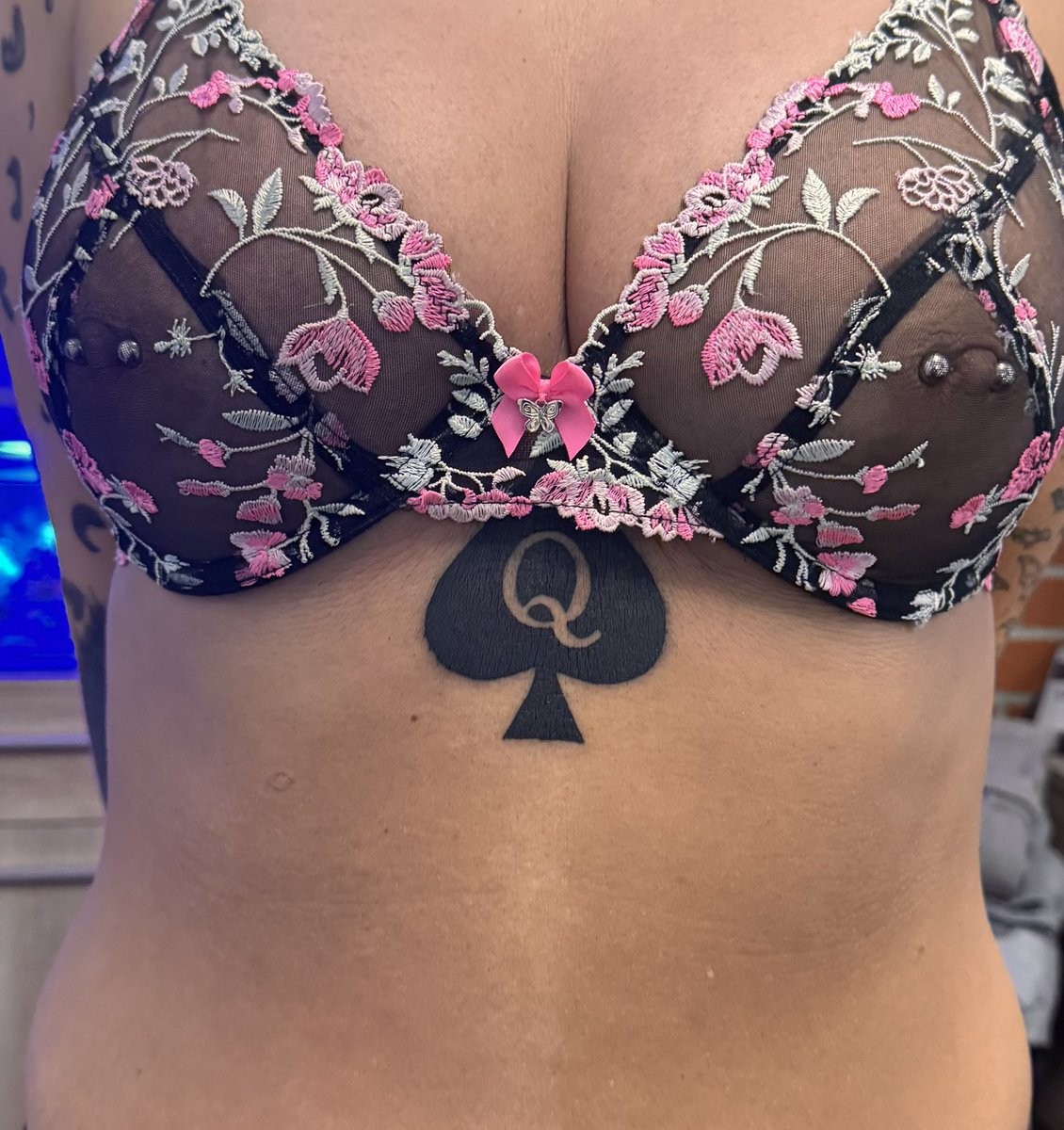 LucyGoddess2000's tweet photo. ♠️Guten Morgen meine weißen loser. Ich wünsche euch ein geiles Wochenende.♠️
#qos #bbc #bleck #whiteloser #sissy #cuckold #cucki #herrin #goddess #queenoftheblack #of #queen #onlyfans https://t.co/lOhtxKghr9