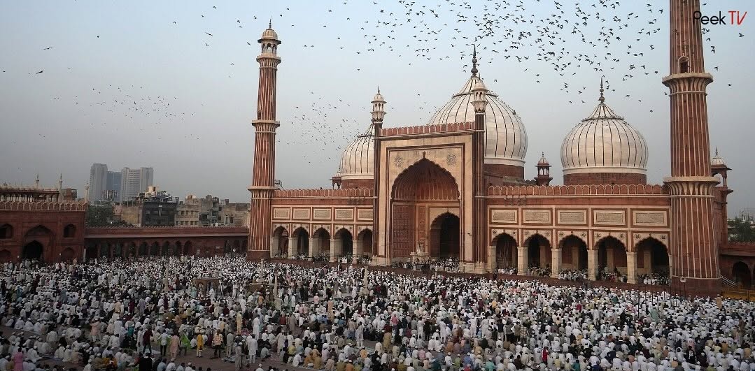 Around 25 crore Muslims in India celebrated Eid-al-Azha. There were several mass gatherings but no place of worship was violated. There weren't any vulgar slogans or songs.