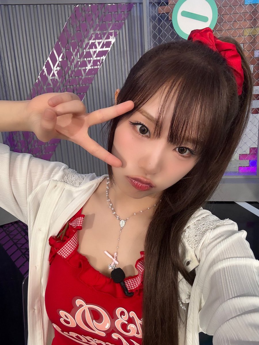 YENA_OFFICIAL's tweet photo. [📸YENA PIC]

25.06.07 #티어메이커

옌오리는 오늘도 데굴데굴🐥🐣
극강의 찐남매 케미를 자랑했던 오늘의 티어메이커💕👏🏻

아무리 그래도 14시간 연습 후에 먹는 짜장면보단
우리 지구미 응원이 오쏘몰이지😋⚡️

#최예나 #예나 #YENA
#넥센타이어 #NexenTire
#tiermaker https://t.co/JA1uixoRRz