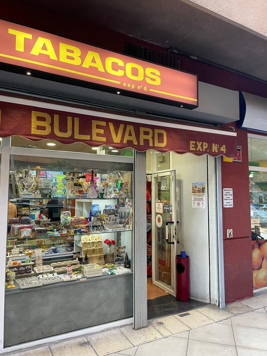AvExpansionN's tweet photo. 🚫❌ ¡NO A LA ZONA AZUL EN EL BULEVAR! ❌🚫
Cada vez más comercios se suman a la protesta.
🛍️ Si tienes un negocio, únete y coloca el cartel con QR para firmar.
✍️ Firma aquí: https://t.co/7pkVt5EJk5
#NoZonaAzul #ComercioLocal #ApoyaAlBarrio https://t.co/GDjfBlOzt8