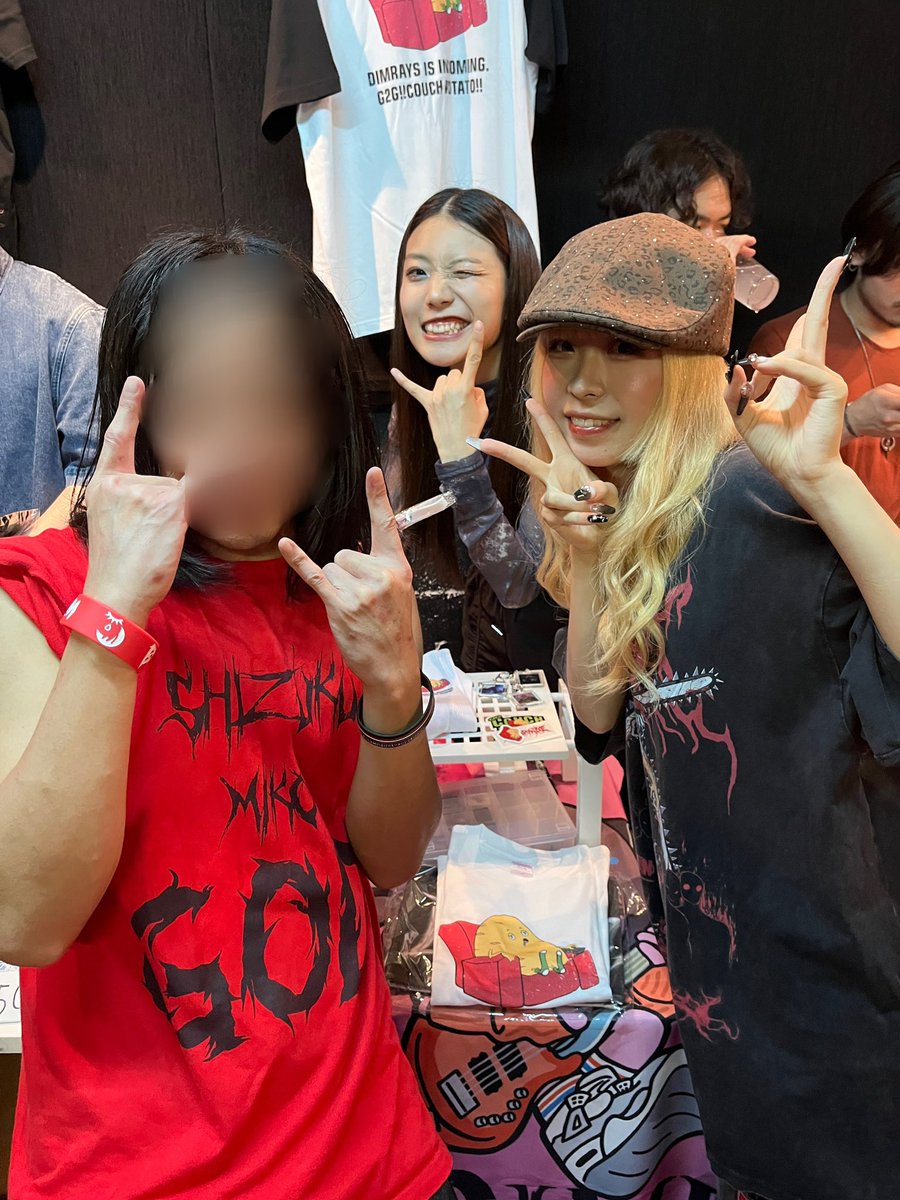 HEADSHOT666ACP's tweet image. #Dimrays 新宿アンチノック 早朝メタル❕

朝の11時代から爆音で爆発させてくれて最高過ぎでしょ🤘🤘🤘🤘

楽曲もかっちょ良いし気分が最高過ぎWWWW