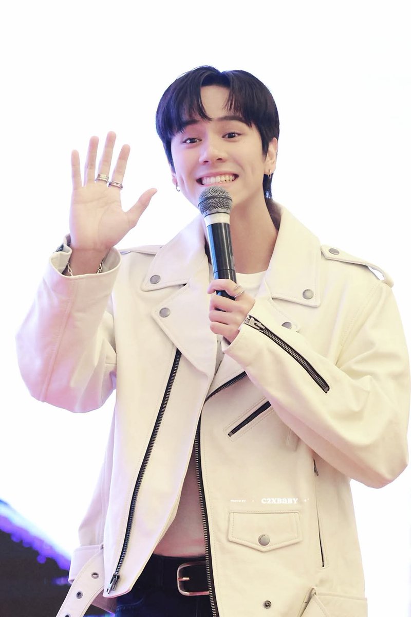 ကောင်လေးက အဖြူနဲ့ ချစ်စရာလေး
#NANON AT GUANGZHOU
#Nanon1stFSinGuangZhou
#mynameisnanon