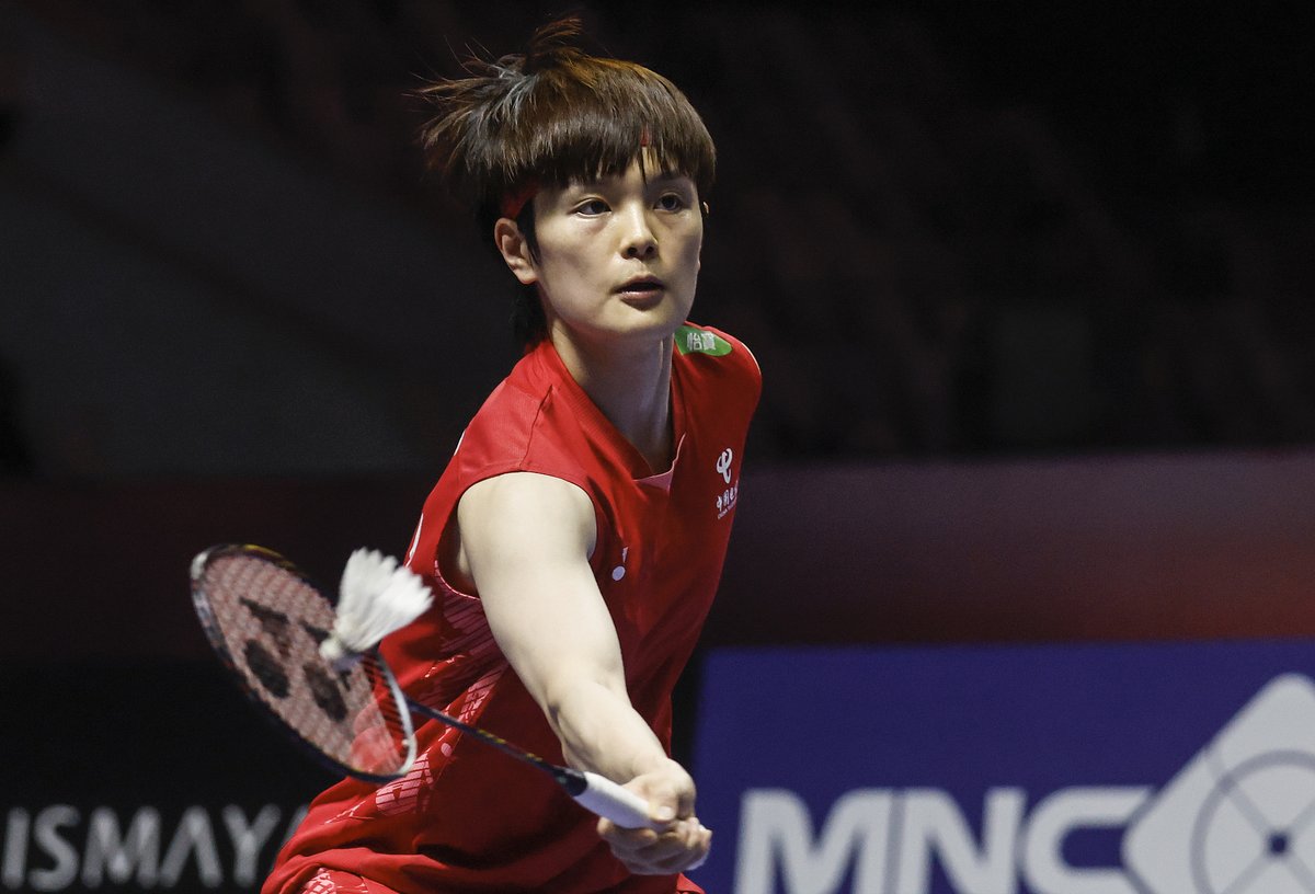 CGTNSportsScene's tweet photo. 🏸 #IndonesiaOpen defending champ #ShiYuqi crushed compatriot Wang Zhengxing 21-13, 21-6, setting up semi showdown with last year’s runner-up #AndersAntonsen.
🔥 #WangZhiyi edged Gao Fangjie 21-18, 23-21 in all-Chinese action continues as she faces #HanYue next. @BadmintonTalk https://t.co/Z0qPqRhflc