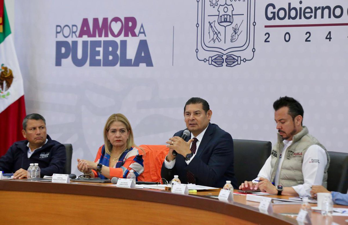 José Luis García Parra (@jlg_parra) on Twitter photo Un buen gobierno se evalúa, se actualiza y mejora todos los días. ✅
Hoy, en la Reunión de Evaluación Semanal con las y los Titulares del Gabinete, dirigida por el gobernador <a href="/armentapuebla_/">Alejandro Armenta</a>, reafirmamos nuestro compromiso de seguir dando resultados reales y eficientes para las Un buen gobierno se evalúa, se actualiza y mejora todos los días. ✅
Hoy, en la Reunión de Evaluación Semanal con las y los Titulares del Gabinete, dirigida por el gobernador <a href="/armentapuebla_/">Alejandro Armenta</a>, reafirmamos nuestro compromiso de seguir dando resultados reales y eficientes para las