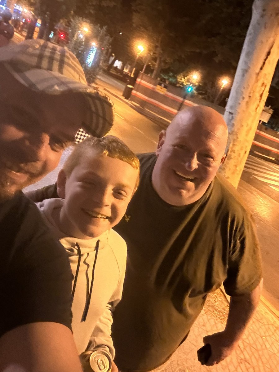 mufcstones's tweet photo. #followenglandaway https://t.co/3olGapfAAR