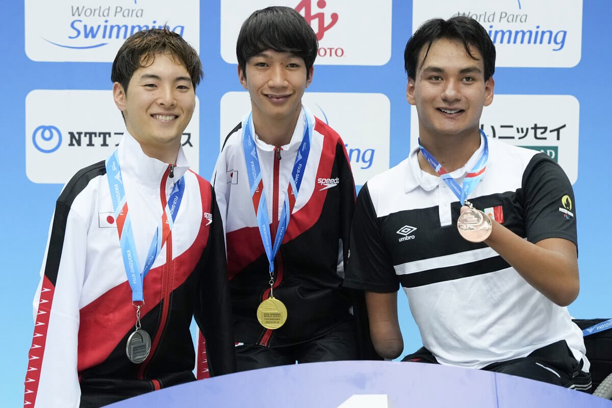 paraspoplus's tweet photo. 日本初開催！
パラ水泳「ワールドシリーズ」

静岡・富士水泳場で行われた国際大会に、21の国と地域から230名以上の選手が集結🏊‍♂️

“マルチクラス”という競技形式で、異なる障害クラスの選手が同一レースで火花を散らしました🔥

🏅山口尚秀選手が男子100m平泳ぎで世界新記録！

🥇鈴木孝幸・木村敬一らパリ金メダリストも圧巻の泳ぎで代表権獲得💪

🌟未来のエース田中映伍・川渕大耀もU21代表へ前進！

競い合い、支え合い、限界を超えていく。その姿に、心を打たれる3日間でした👏

来年も #富士市 で開催予定です！

記事はこちら▶︎
https://t.co/G9BEXXDhDC

#パラ水泳 #ワールドシリーズ #山口尚秀 #鈴木孝幸 #木村敬一 #田中映伍 #川渕大耀