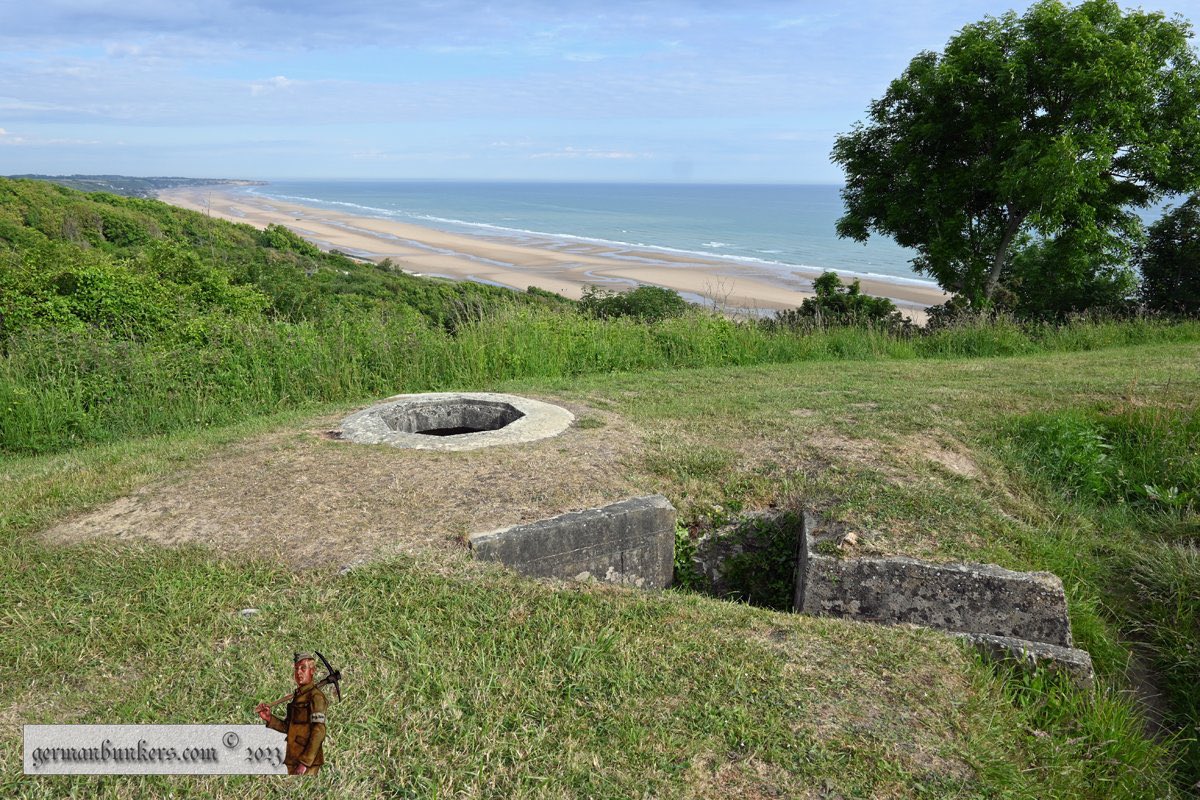 germanbunkers's tweet image. Wn 60 Omaha Beach, you can imagine the view from here on June 6th, 1944. Seen here the Vf61a mortar tobruk. Steps leading down, a view of the pedestal and fine detail of the mounting bolts still in place. The 5cm Fest .gr W 210(f) mortar long since gone. #WW2