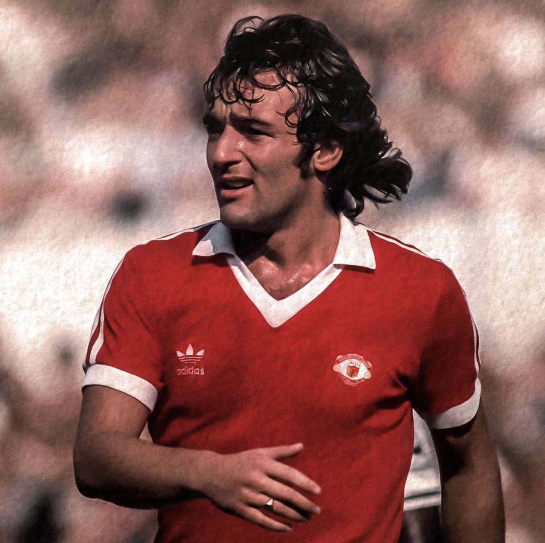 eddyredmanutd's tweet image. Happy birthday to @LouMacari10 not only a legend of a player for United but also a legend for the charity work he does. Sir Lou!