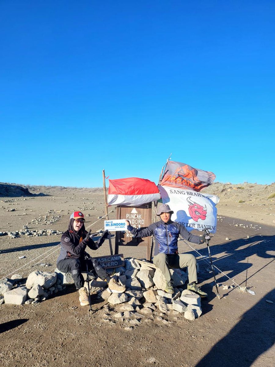 Ellie Maria tweet media