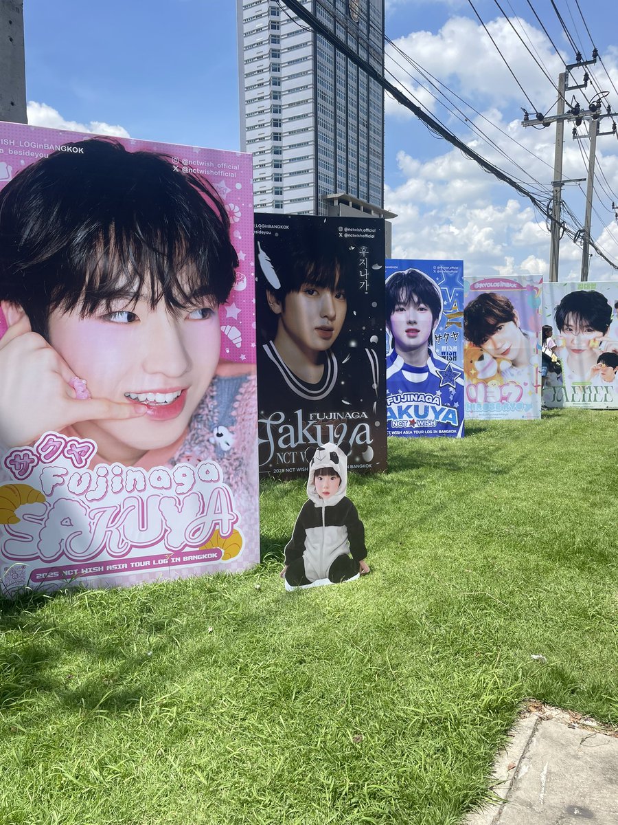 🌟 อีก 9 นาที มาจุ่มบงกันนะคะ🥺

🥐 บิด ชิมปัง “จุ่มบง” 💖
ขอเชิญชวนทุกคนมาร่วมจุ่มจุ่ม จุ่มบง จุ่มพพัง กันค่ะ #sakuya_besideyou

📍 ที่ ป้ายซาคุยะบริเวณสนามหญ้า

🕐 วันที่  7 มิถุนายน 2025 เวลา 13:39 น.
อดใจรอภาพที่น่ารัก ๆ ไม่ไหวแล้ว 🥺 พกแท่งไฟให้พร้อม แล้วมาเจอกันตรงนั้นนะคะ