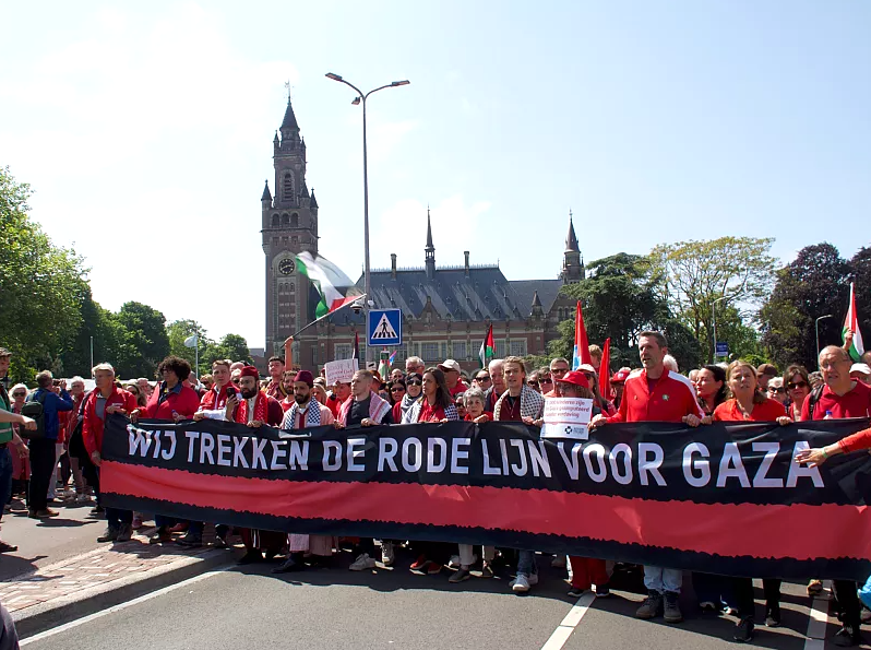 evasurga's tweet photo. WITHOUT CONTEXT

THE HAGUE, MAY 18 ◀️▶️ GENEVA, JUNE 5

#GenocideHappening #WorldDoesNothing #AsIfPalestinianLivesAreWorthless https://t.co/2Eixl8dQkY