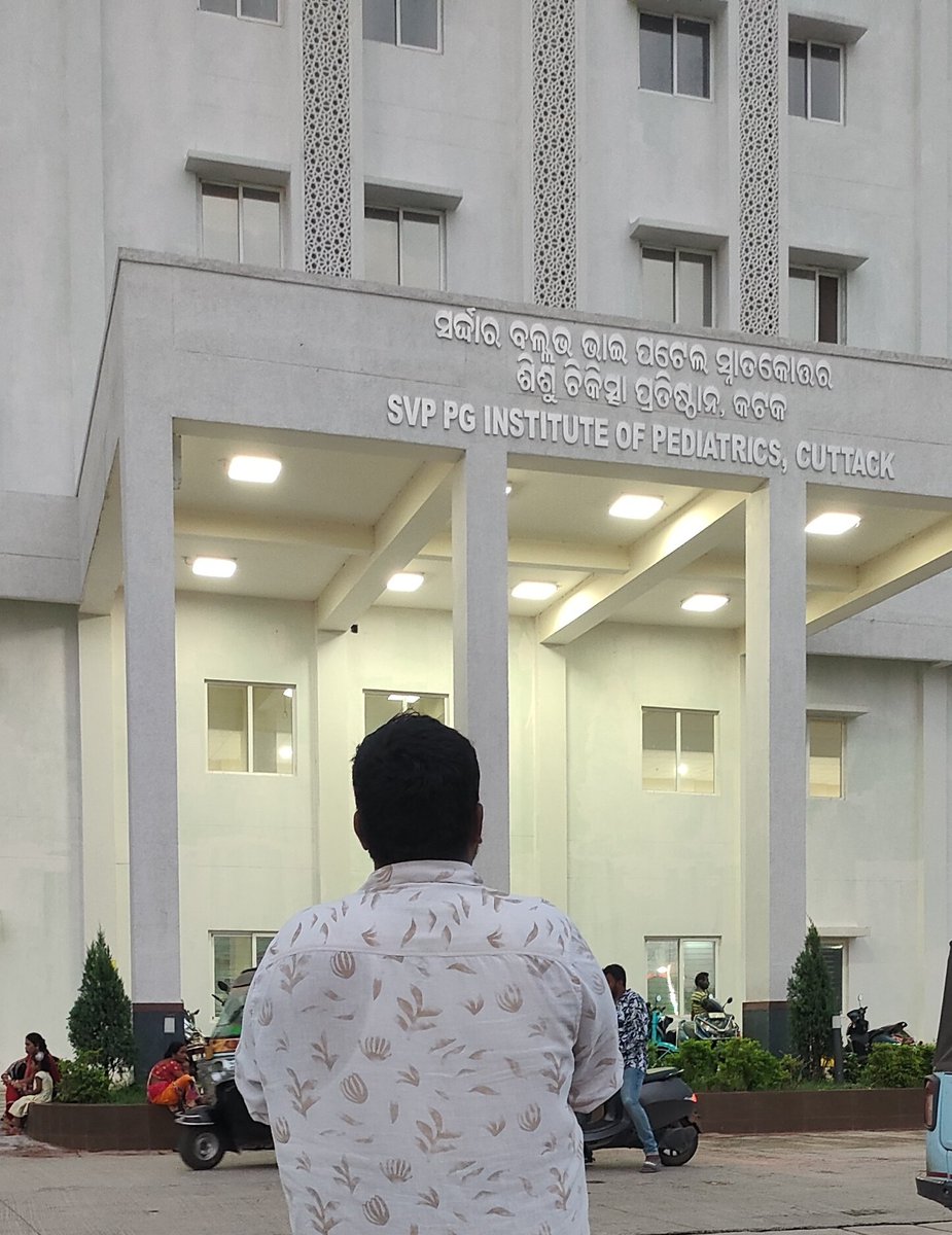 କଟକ ଶିଶୁଭବନ ର ନୂତନ Building ଯାହା ନବୀନ ବାବୁ କରିଥିଲେ ଏବେ ତାହା ଓଡିଶା ବାସି ଙ୍କ ପାଇଁ ବରଦାନ ପାଲଟିଛି I <a href="/BJP4Odisha/">BJP Odisha</a> ଖାଲି ରଙ୍ଗ କୁ ଲିଭେଇ ଛନ୍ତି ହେଲେ ତଥାପି ସବୁଜ ସବୁଜ ଦିଶୁଛି , ନବୀନ ନବୀନ ବାସୁଛି I 

ଜୟ <a href="/Naveen_Odisha/">Naveen Patnaik</a> ବାବୁ 🙏🏻