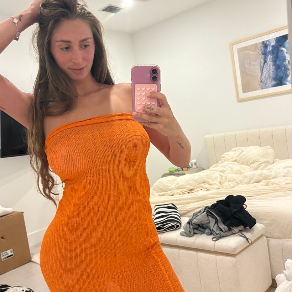 say hi for my 🍒 pics in ur dms