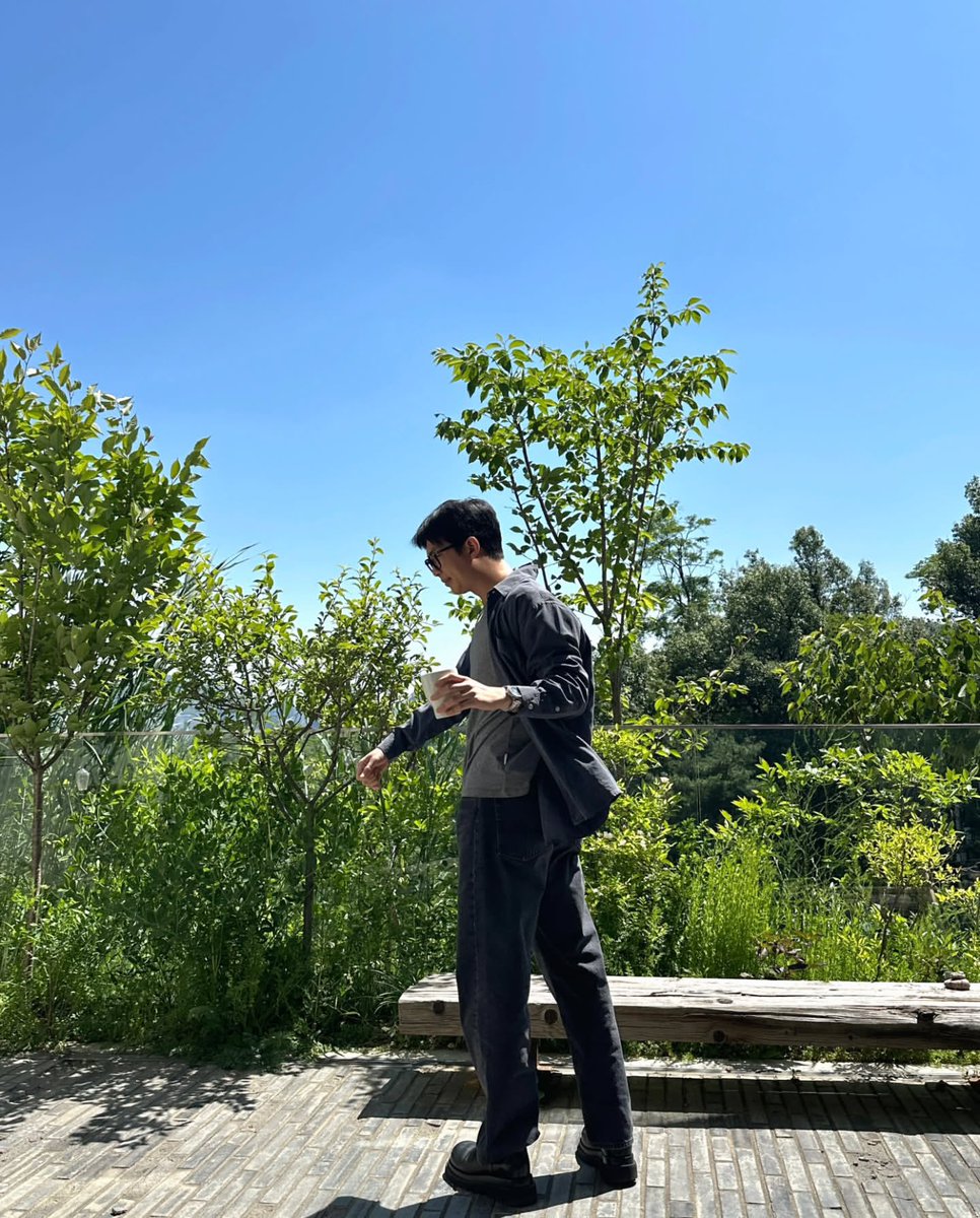 charts_k's tweet photo. RM on Instagram https://t.co/vnlOhAFVPq