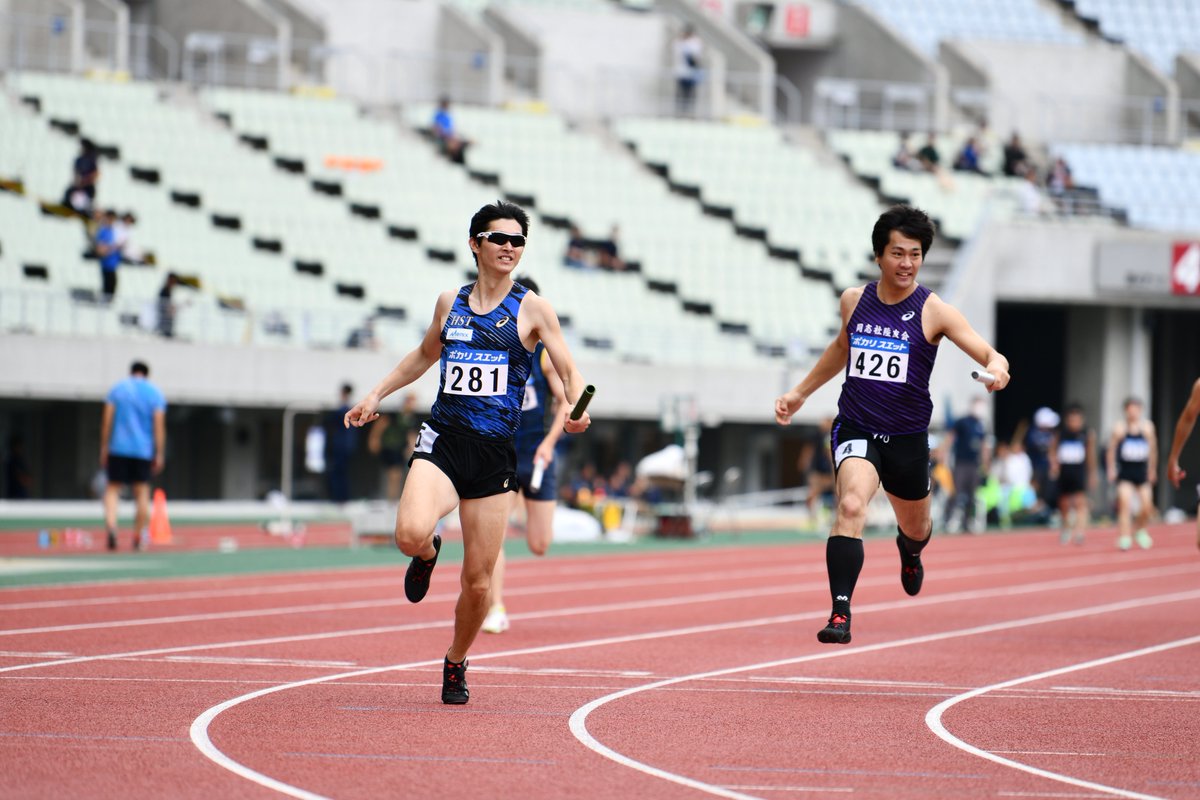 kansai_TandF's tweet photo. #関西実業団選手権
男子 ４×１００ｍの様子です！
～その1～

★気になったらフォローお願いします★
https://t.co/TJs9igBS6Y

#KANSAIPRIDE #関西から世界へ
#驚異的 https://t.co/J8xkkQqJ5R