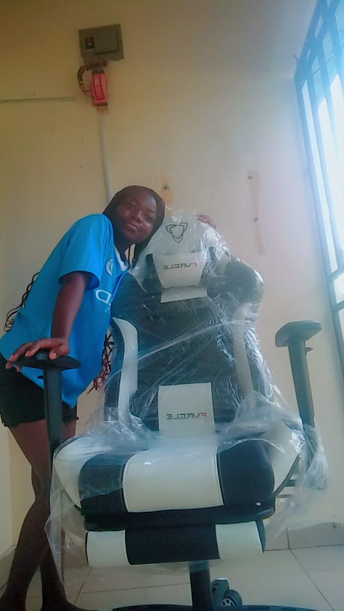 IkonoCatherine's tweet image. Thank you graphic design.

Before                            After