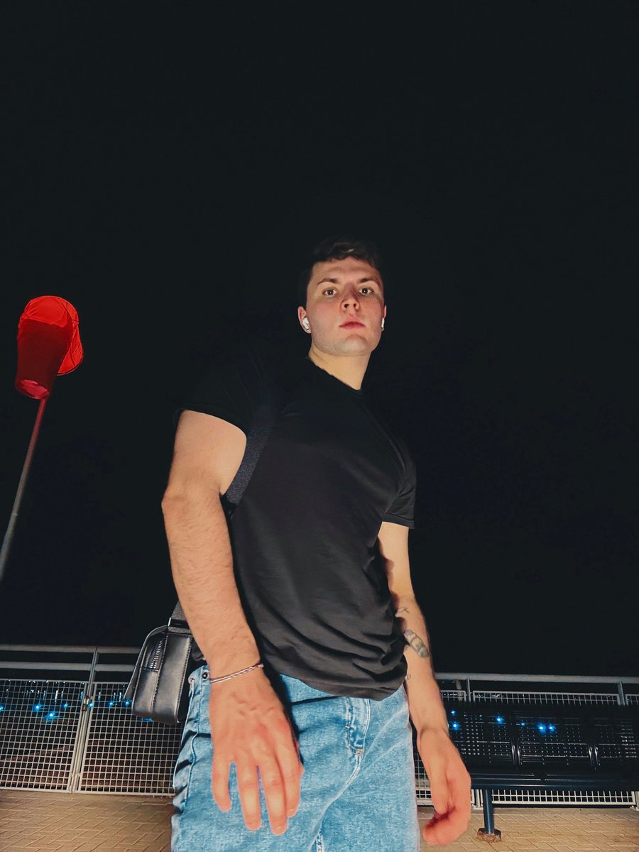 PowerFlower26's tweet image. Someone’s red flag?🚩 
#gay #укртві