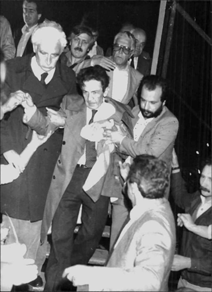 7 giugno 1984 
Enrico Berlinguer viene colto da un malore durante un comizio elettorale a Padova nel corso della campagna politica per le elezioni Europee
l'#ultimodiscorso