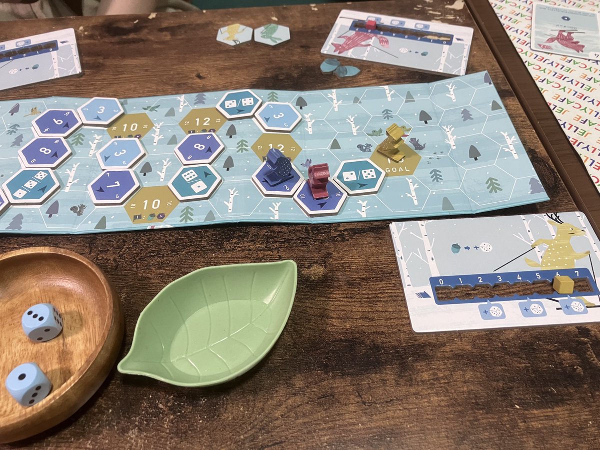 ゲムマ戦利品会

・ステラステラス
・DIEダイス
・アートコレクター
・ホワイトランナー

主に軽ゲーを色々遊ばせてもらった！
コンポーネントが良くどれも楽しかった！
ホワイトランナーは上級でもやってみたい。